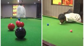 Né sans bras, il joue au billard d'une manière totalement inédite