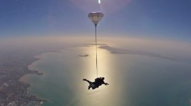 tiktok parachute influenceuse