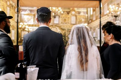 Un mariage réuni des milliers de personnes dans une synagogue