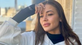 alix tacle aissa stripteaseuse
