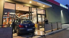 Accident de voiture dans Burger King