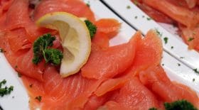 Associer le saumon fumé et le citron : grave erreur !