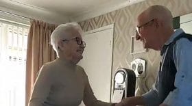 couple personnes âgées tiktok danse