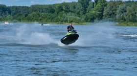 jet-ski