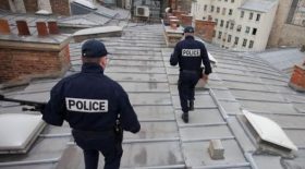 Une femme poignarde son neveu et sa nièce le jour de noël