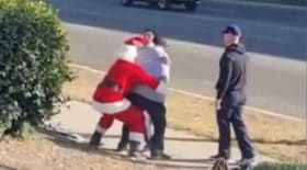 policier déguisé en Noël