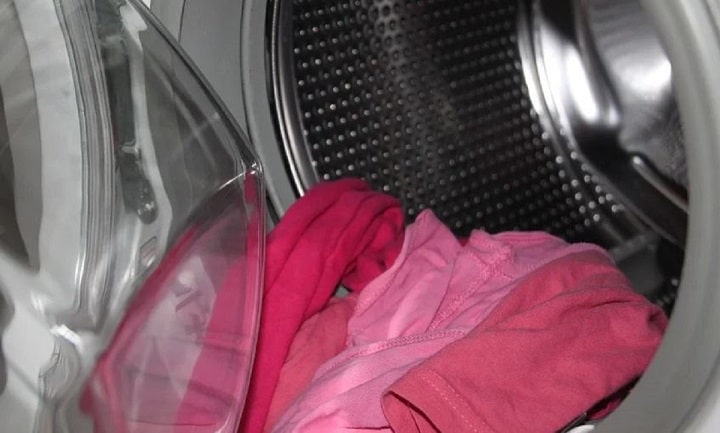 pourquoi-mon-linge-en-machine-sent-mauvais