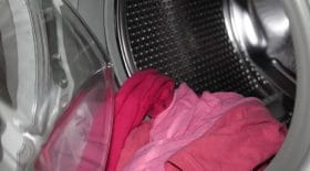 pourquoi-mon-linge-en-machine-sent-mauvais