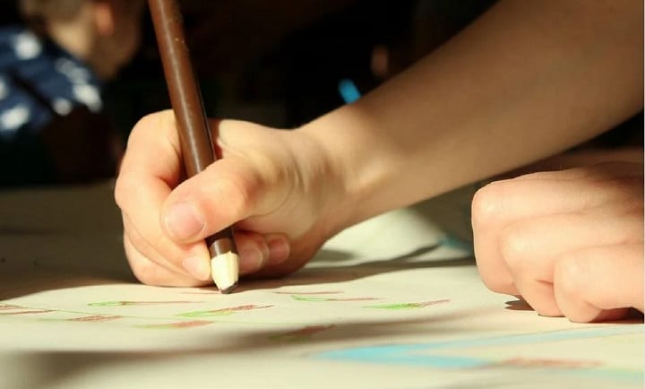 un-petit-garcon-adresse-une-lettre-a-pfizer-pour-vacciner-pere-noel