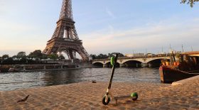 voleur agression poignardé trottinette électronique paris