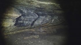 une cave à bière du 19e siècle découverte en sous-sol