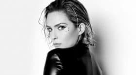 Clara Morgane hot en combinaison latex