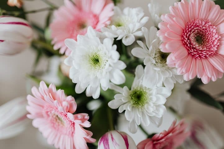 Emmanuel Macron passe une commande de fleurs