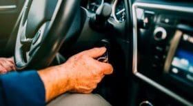 faire-chauffer-sa-voiture-avant-de-partir-une-tres-mauvaise-idee-qui-peut-vous-couter-gros