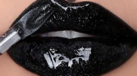 Les lèvres de cette Australienne font de la jeune femme une star d'Instagram