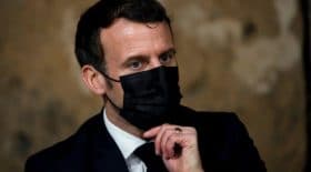 emmanuel macron prendre son temps