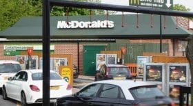 rennes drive mc donald's homme couteau