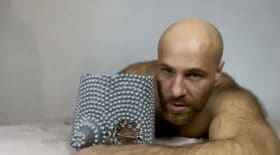 yuri tolochko trompe sa femme margo poupée sexuelle