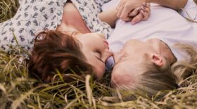 Ecouter de la musique en couple favorise les ébats !