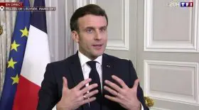 emmanuel macron français vaccins