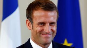 emmanuel-macron-un-ancien-professeur-balance--surnom-a-lecole