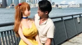 il-se-marie-avec-une-poupee-silicone
