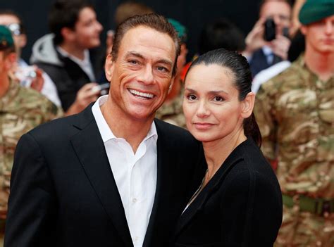Jean-Claude-Van-Damme-Gladys-Portugues
