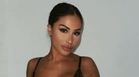 leana-des-anges-alerte-rouge-sur-instagram-lorsquelle-laisse-echapper-un-teton