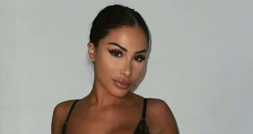 leana-des-anges-alerte-rouge-sur-instagram-lorsquelle-laisse-echapper-un-teton