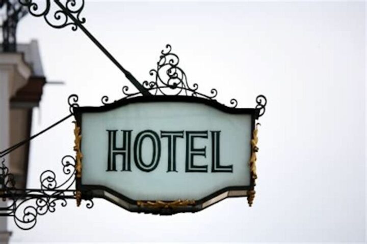 panneau-hôtel