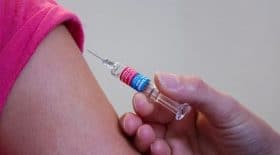 vaccination-des-escrocs-font-du-porte-a-porte-chez-personnes-agees