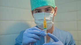 Eradiquer le Covid-19 en 2021, un objectif irréalisable selon l'OMS