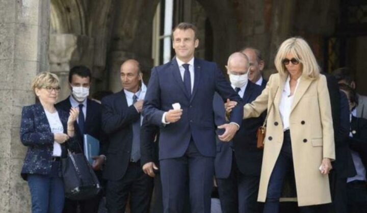 Emmanuel et Brigitte Macron sans masque, la fausse polémique