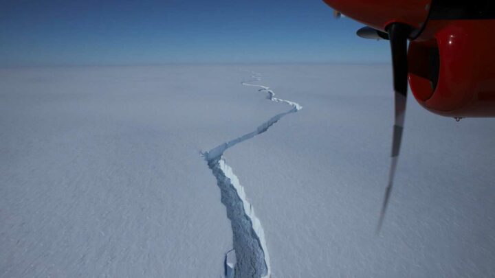fissure iceberg se détache barrière de bunt