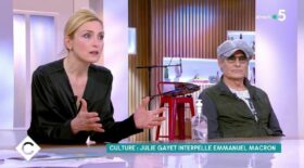 julie gayet tacle emmanuel macron
