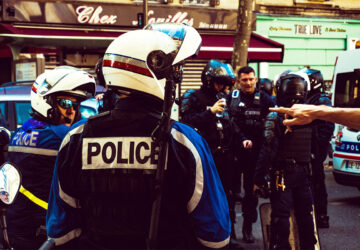 Paris policier tue par balles