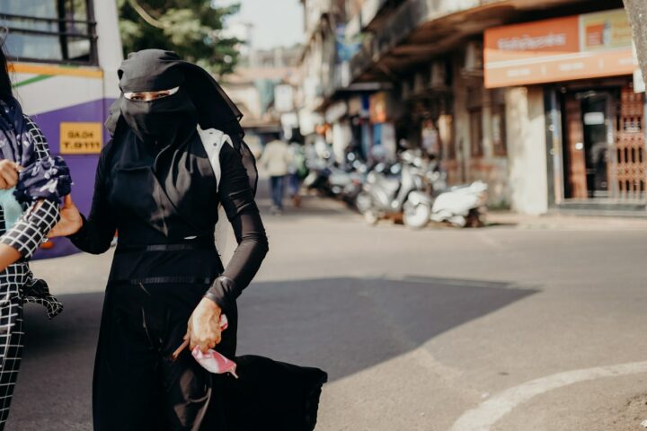 La Suisse interdit le port du niqab et de la Burqa