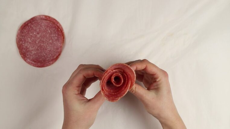 charcuterie roses salami