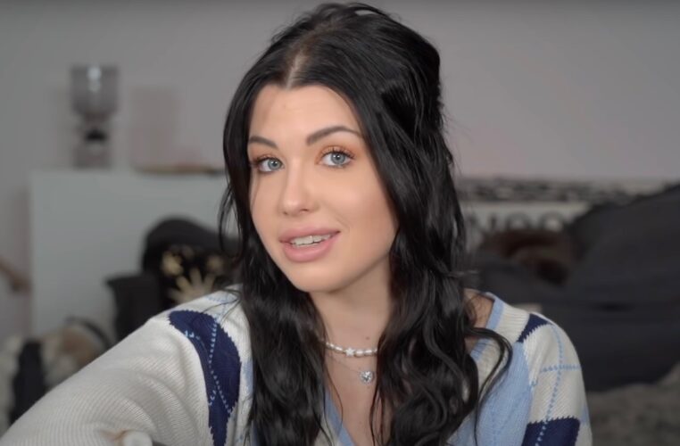 Enjoy Phoenix abus sexuels