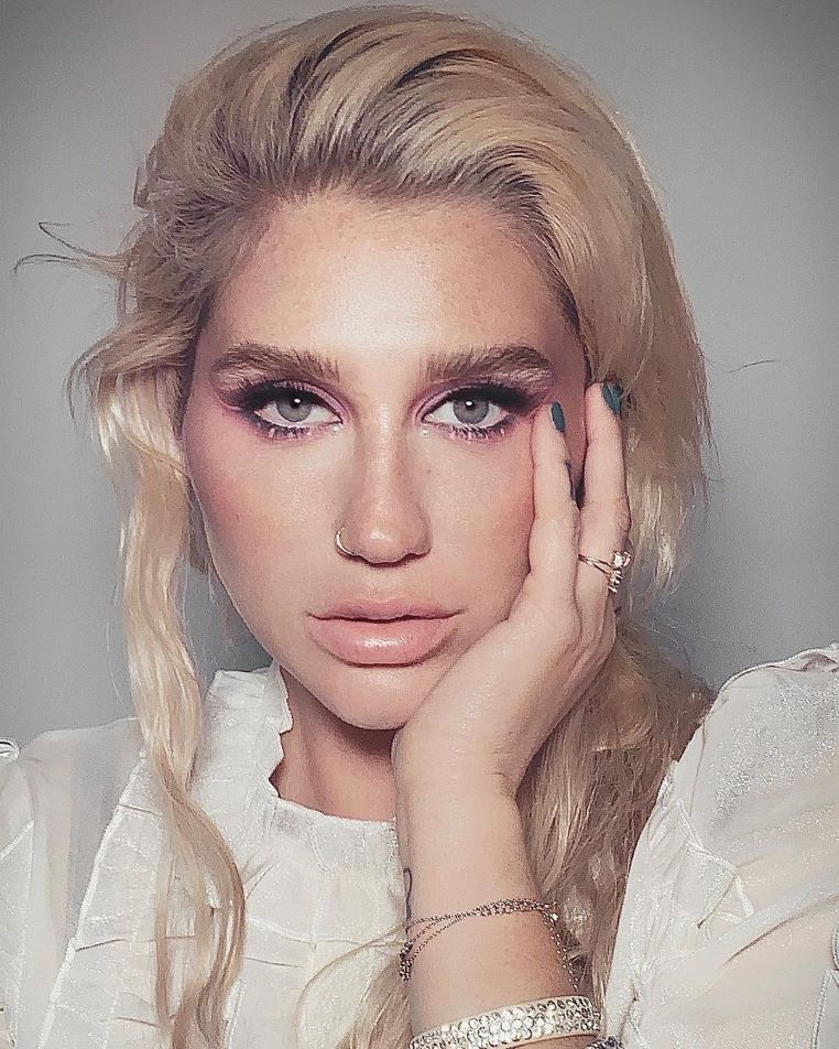 gallerie-stars-mauvaise-hygiène-de-vie-kesha