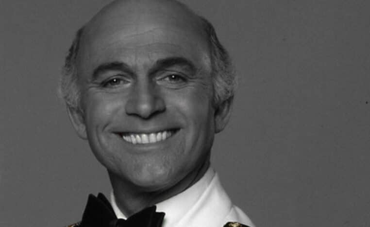 Le capitaine Merrill Stubing de la croisière s'amuse est décédé