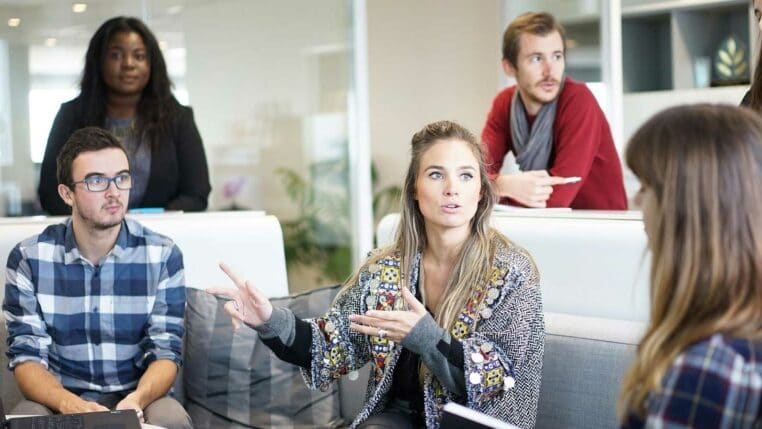 rumeur collègue enceinte
