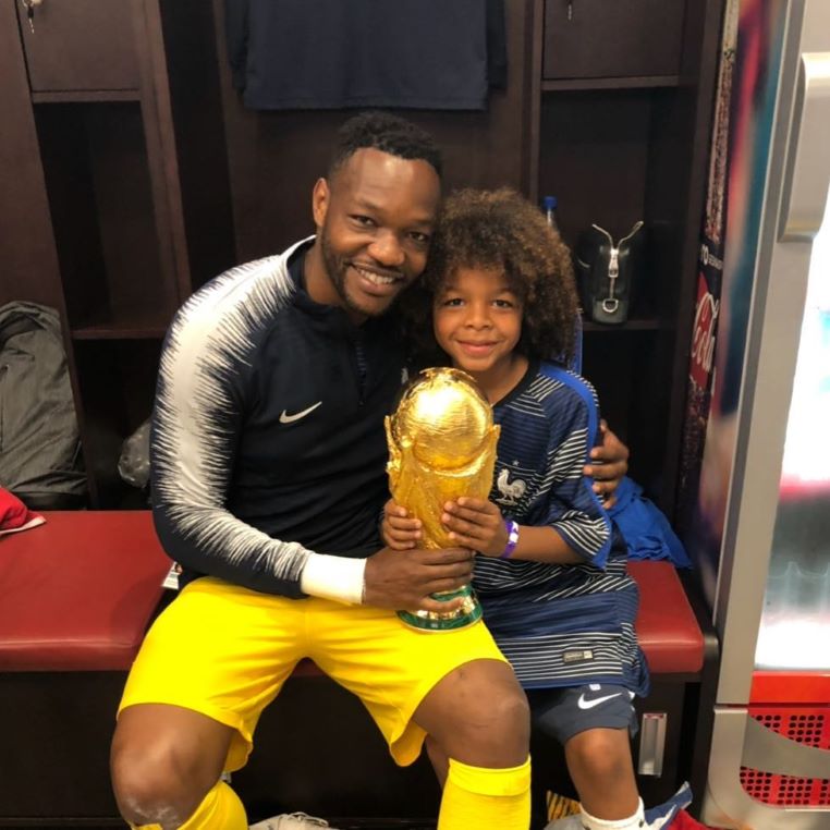 gallerie-enfants-joueurs-equipe-de-france-mandanda