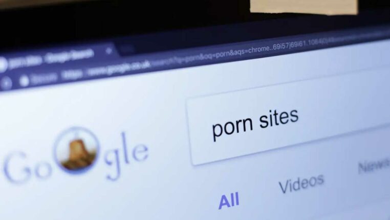 parents découvrent fils acteur porno
