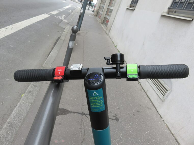 Paris : une femme décède après avoir été percutée par une trottinette électrique