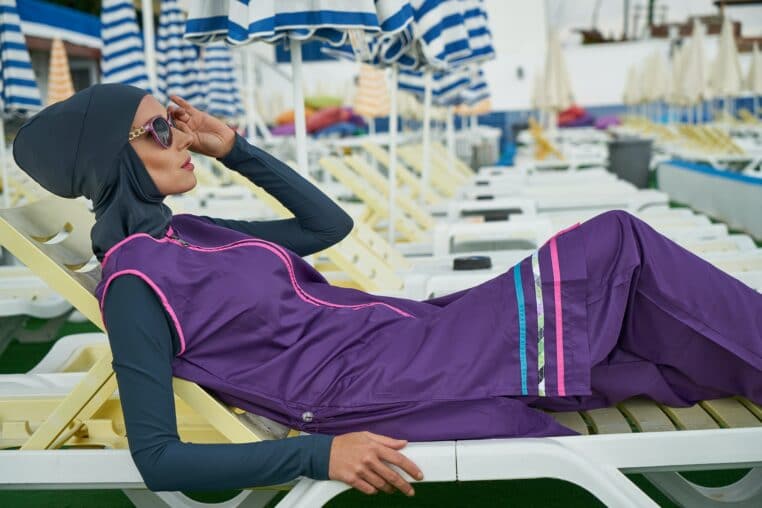 Des militantes pour l'autorisation du port du burkini dans les piscines publique verbalisées et exclues