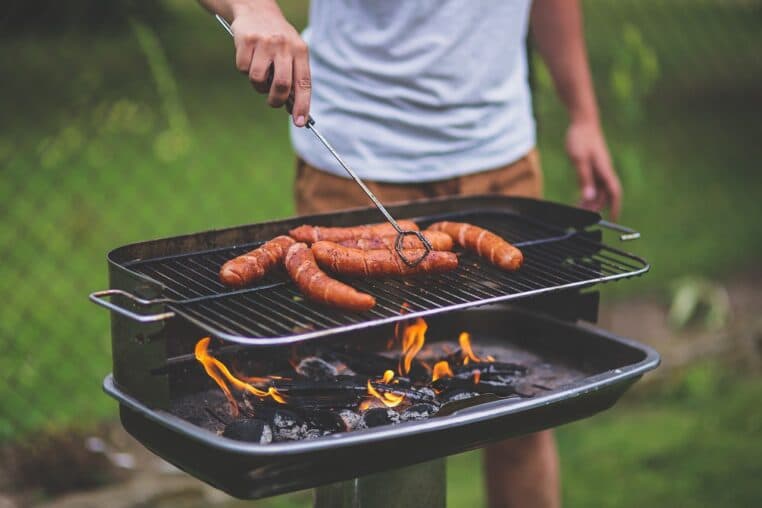 Barbecue et voisinage : voici les règles à respecter
