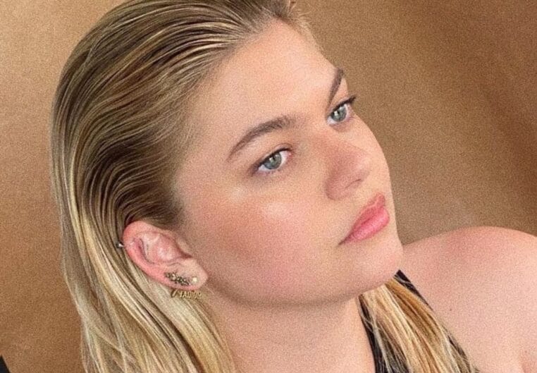 louane photo short affoile toile