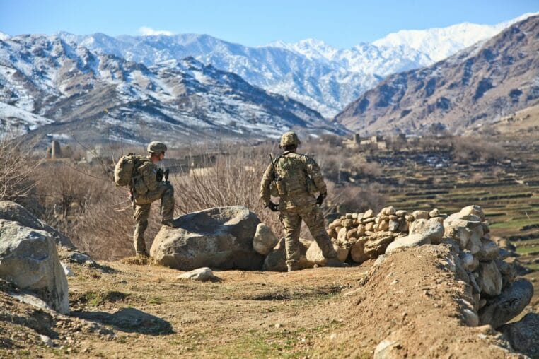 Le président de la République annonce qu'un dialogue a été ouvert avec les nouveaux dirigeants afghans 