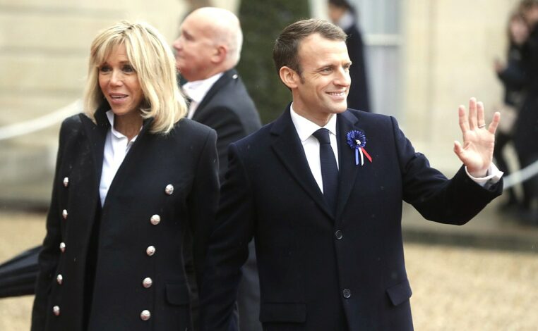 Emmanuel et Brigitte Macron amoureux